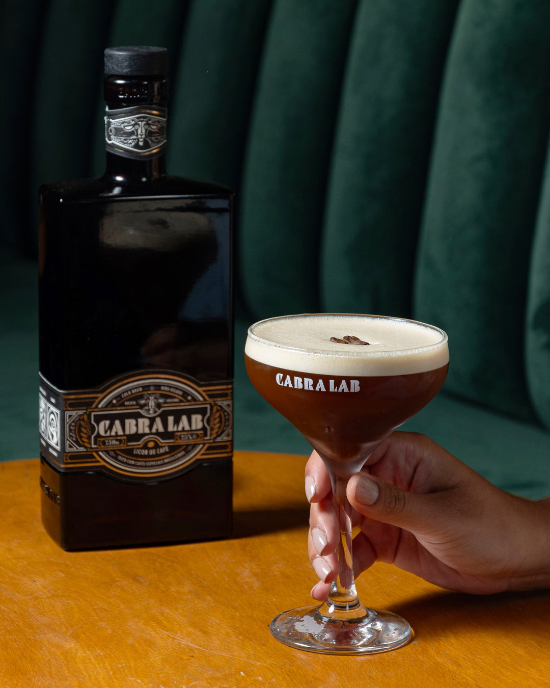 Espresso Martini feito com Cabra Lab